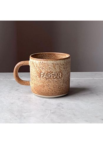 Julie Damhus - Tasse - Oda FARFAR Kop - Brown