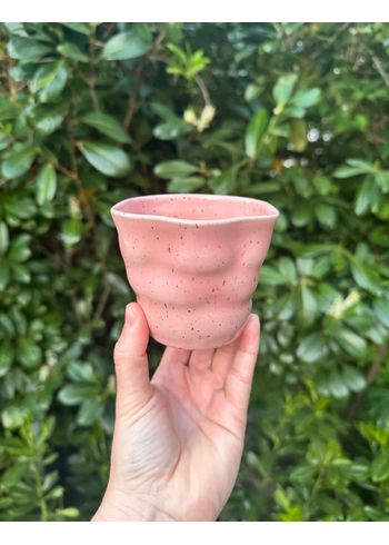 KRAKI Ceramics - Kopioi - Klem cup - Lyserød