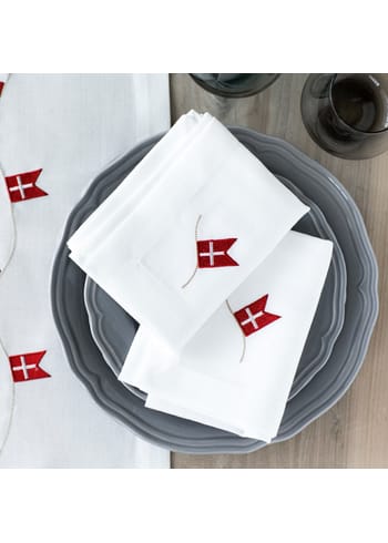Langkilde & Søn - Cloth napkins - Fødselsdagsserviet i stof med dannebrog - White