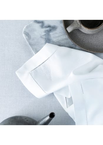 Langkilde & Søn - Cloth napkins - Hvid serviet med hulsøm - White