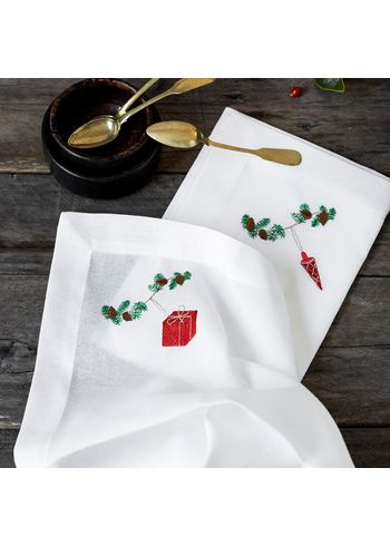 Langkilde & Søn - Kankaiset lautasliinat - Christmas napkin - Red gift