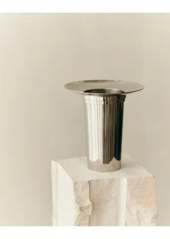 Louise Roe - Maljakko - Fountain Vase 01 - Stainless Steel