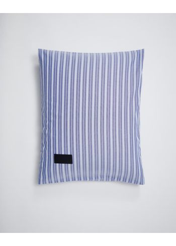 Magniberg - Kussenhoes - Wall Street Oxford Pillow Case - Stripe medium blue