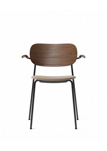 MENU - Stuhl - Co Chair w. Armrest / Black Base - Upholstery: Lupo Sand T19028/004 / Dark Stained Oak