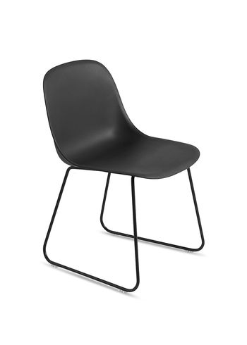 Muuto - Krzesło do jadalni - Fiber Side Chair - Sled Base - Black/Anthracite Black