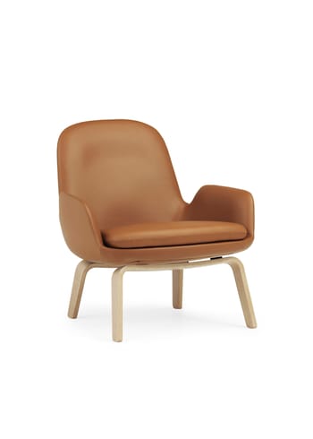 Normann Copenhagen - Fotel - Era Lounge Chair Low Wood - Oak Frame / Ultra leather brandy