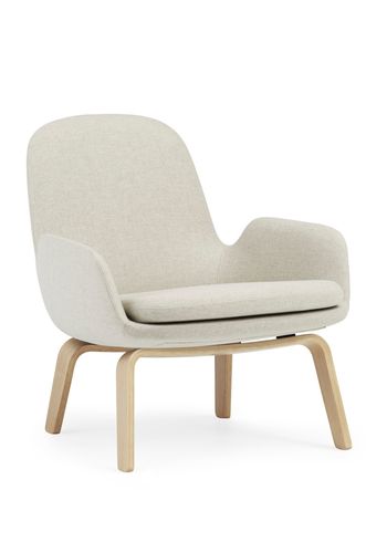 Normann Copenhagen - Nojatuoli - Era Lounge Chair Low Wood - Stel: Eg /Main Line flax: MLF20 (Upminster, sand)
