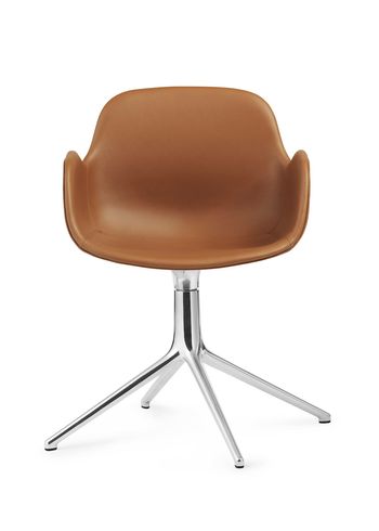 Normann Copenhagen - Lounge stoel - Form Armchair - Swivel 4L Full Upholstery - Stel: Aluminium / Ultra Leather: 41574 (Brandy) - 41599 (Black)