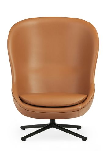 Normann Copenhagen - Lounge stoel - Hyg Lounge Chair by Simon Legald / High - Black Alu / Ultra Leather: 41574 (Brandy) - 41599 (Black)
