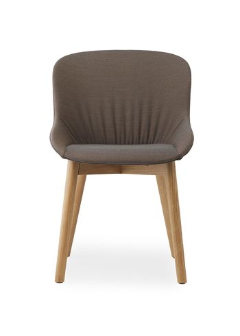 Normann Copenhagen - Cadeira de jantar - Hyg Comfort Chair Full Upholstery - Base: Oak / Steelcut Trio 376