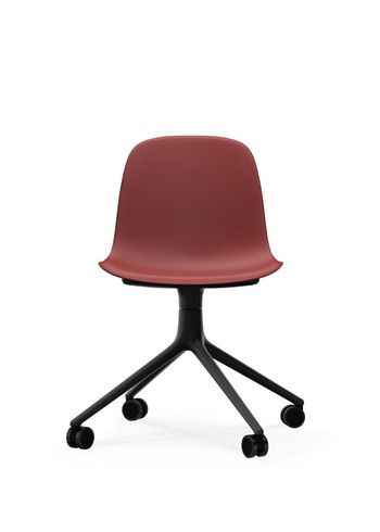 Normann Copenhagen - Puheenjohtaja - Form Chair Swivel 4W - Red - Black Aluminum