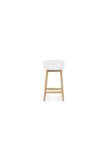 Normann Copenhagen - Stol - Hyg bar stool 65 cm wood - Hvid - Egetræ