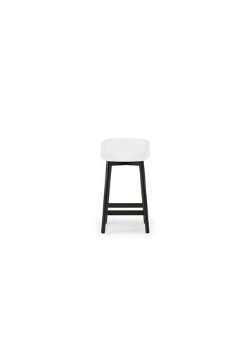 Normann Copenhagen - Stol - Hyg bar stool 65 cm wood - Hvid - Sort Egetræ