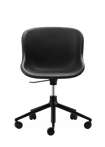 Normann Copenhagen - Puheenjohtaja - Hyg Chair Swivel 5W Gaslift - Full upholstery - Seat: Ultra leather black / Frame: Black Aluminum