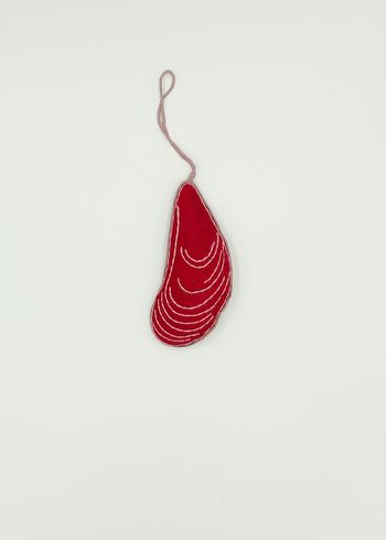 Nynne Rosenvinge - Julepynt - Embroidered Clam Shell - 05: Red