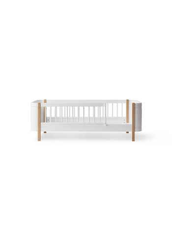 Oliver Furniture - Children's bed - Wood Mini+ Junior Bed - White / Oak