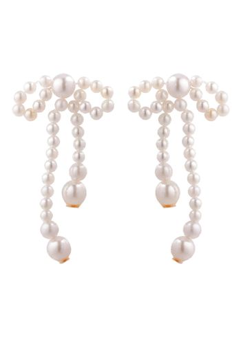 Plissé Copenhagen - Øreringe - Bow Pearl Earrings - Shell pearls