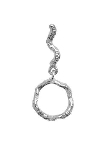 Stine A - Örhänge - Petit Wavy Dangling Circle Earring - Silver