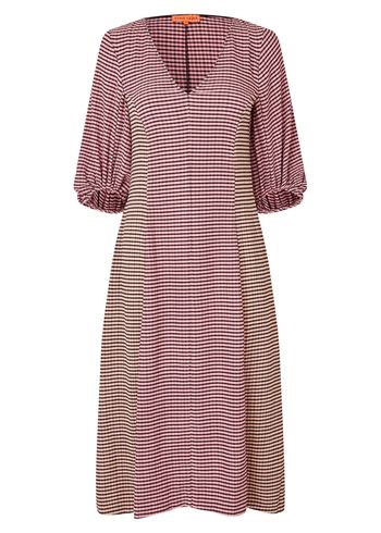 Stine Goya - Šaty - Three-quarter Sleeve Midi Dress - Pink/Black