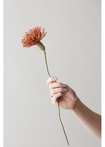 Studio About - Papirblomster - Paper Flower, Chrysanthemum - Dark Ochre