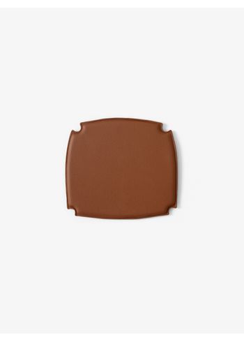 &tradition - Stolsdyna - Drawn Seat Pad for HM3 & HM4 - Cognac Prescott Leather HM3
