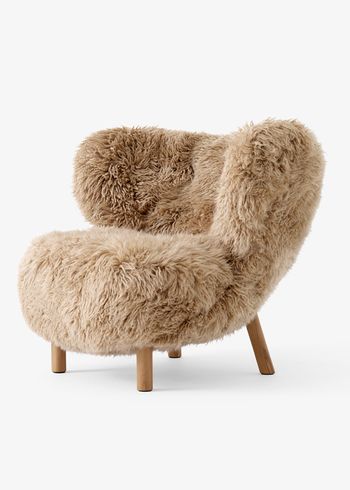 &tradition - Lounge stoel - Little Petra VB1 by Viggo Boesen - Oak / Sheepskin, 50mm Honey