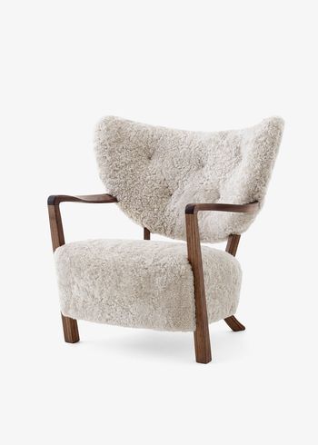 &tradition - Lounge stoel - Wulff ATD2 - Walnut/Sheepskin 17 mm, Moonlight