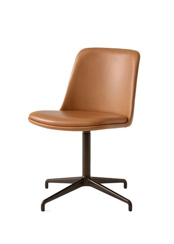 &tradition - Silla - Rely - HW19 - Fabric: Cognac Noble Aniline Leather / Frame: Bronzed