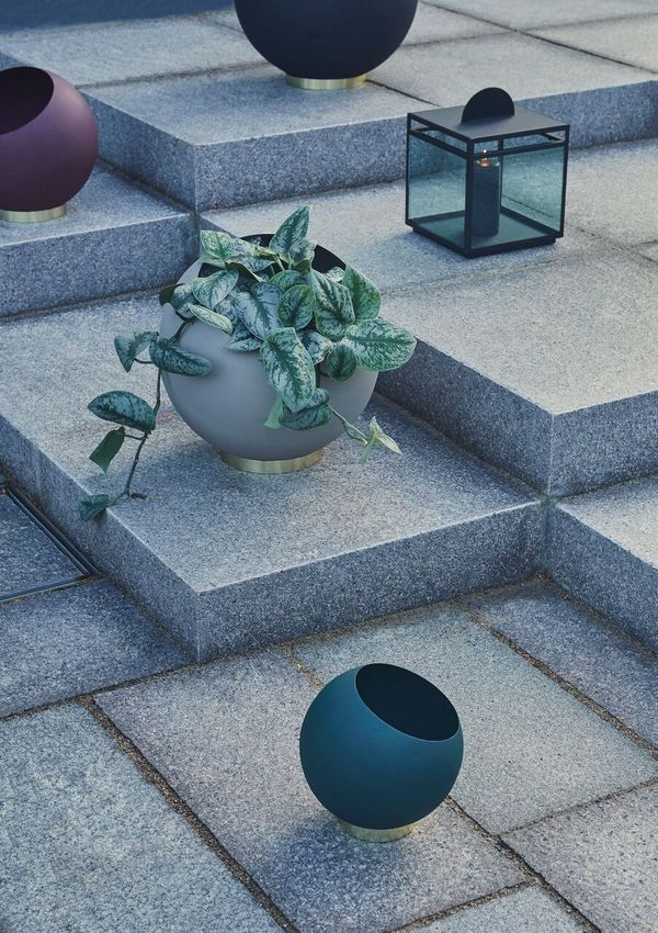 Globe Flowerpot