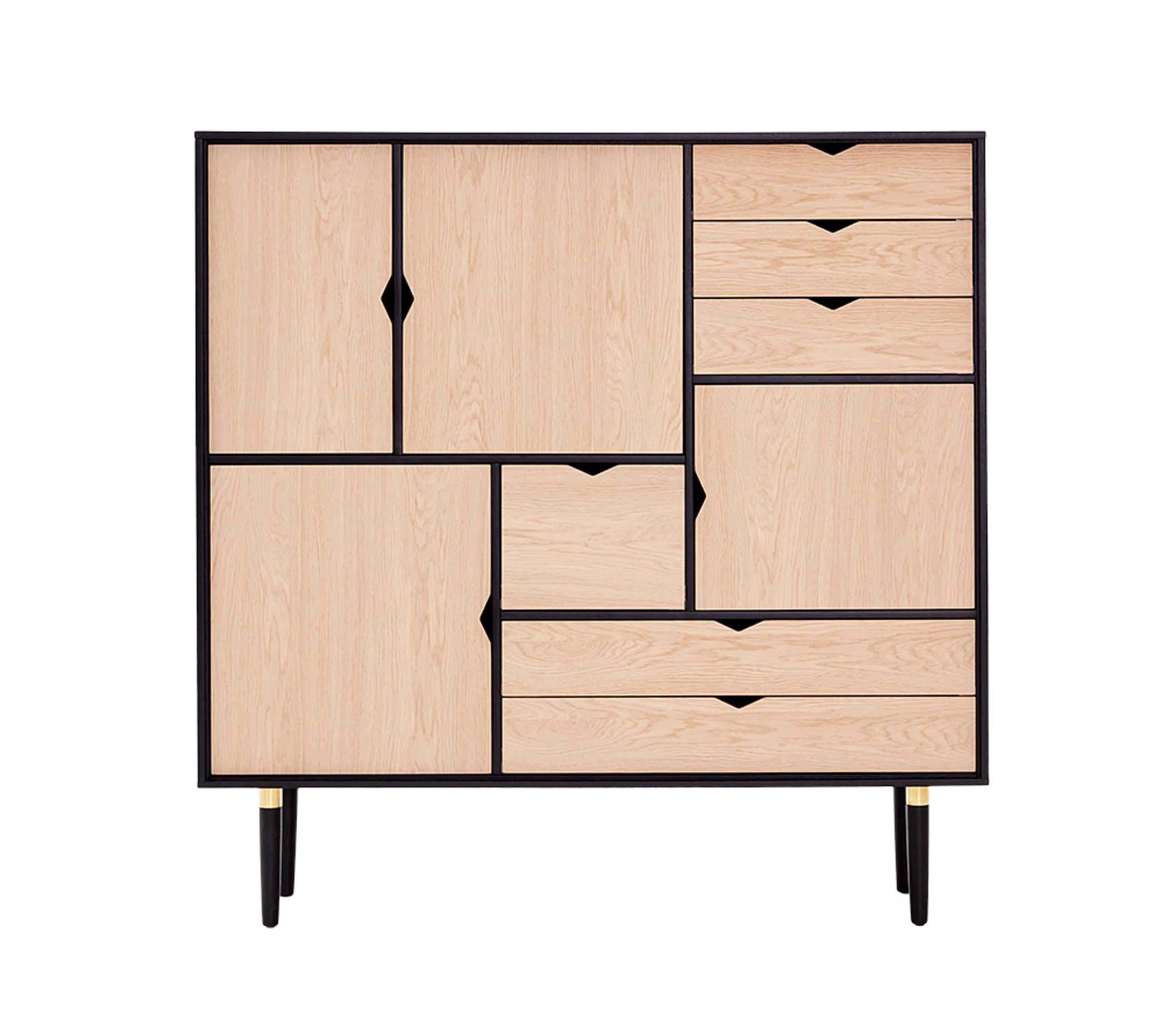 Andersen Furniture - Dresser - Unique's Highboard - Black base / Oak veneer fronts - Incl. 3 shelves