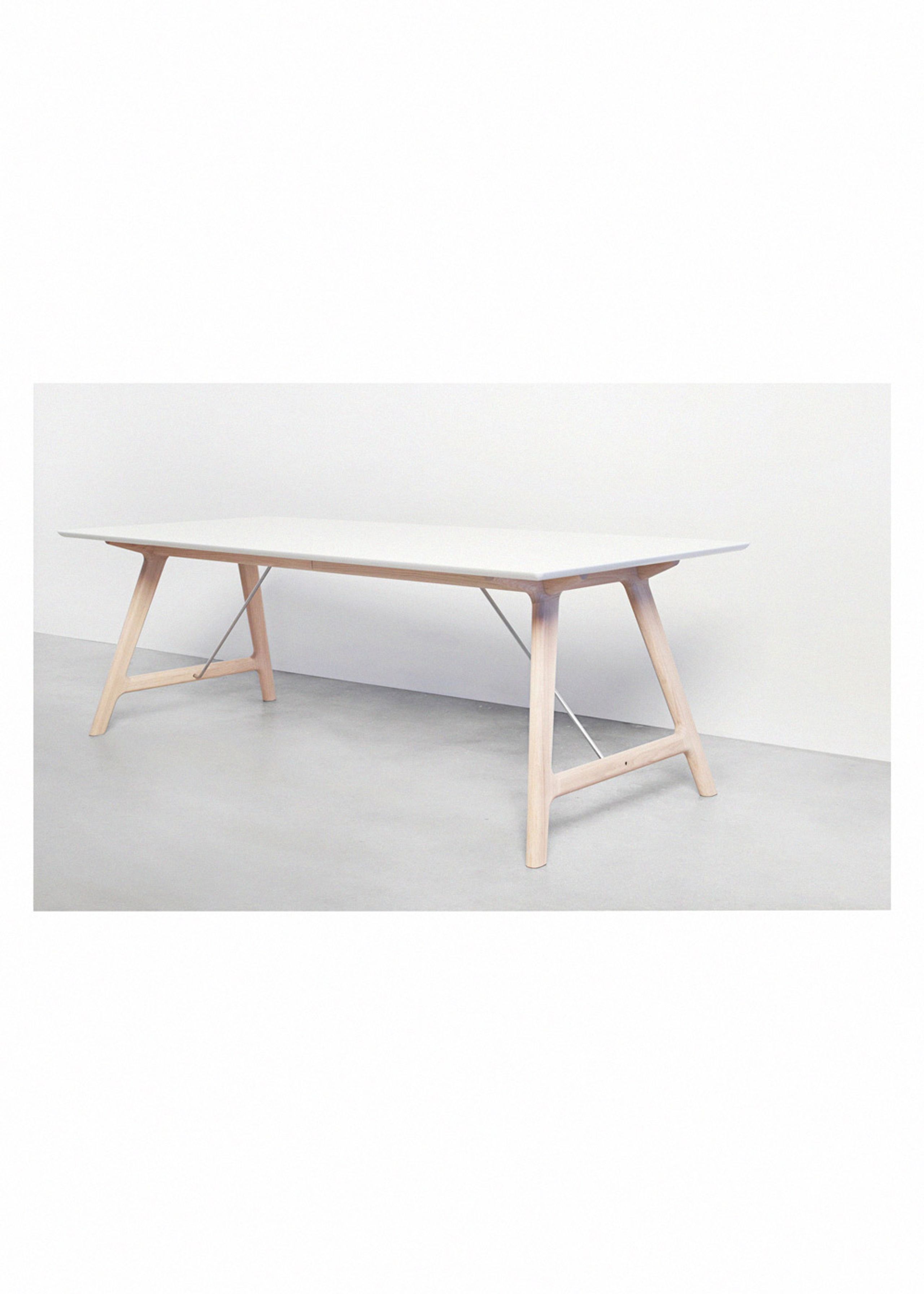 Andersen Furniture - Dining Table - Andersen T7 - Oak/Soap - White Laminate