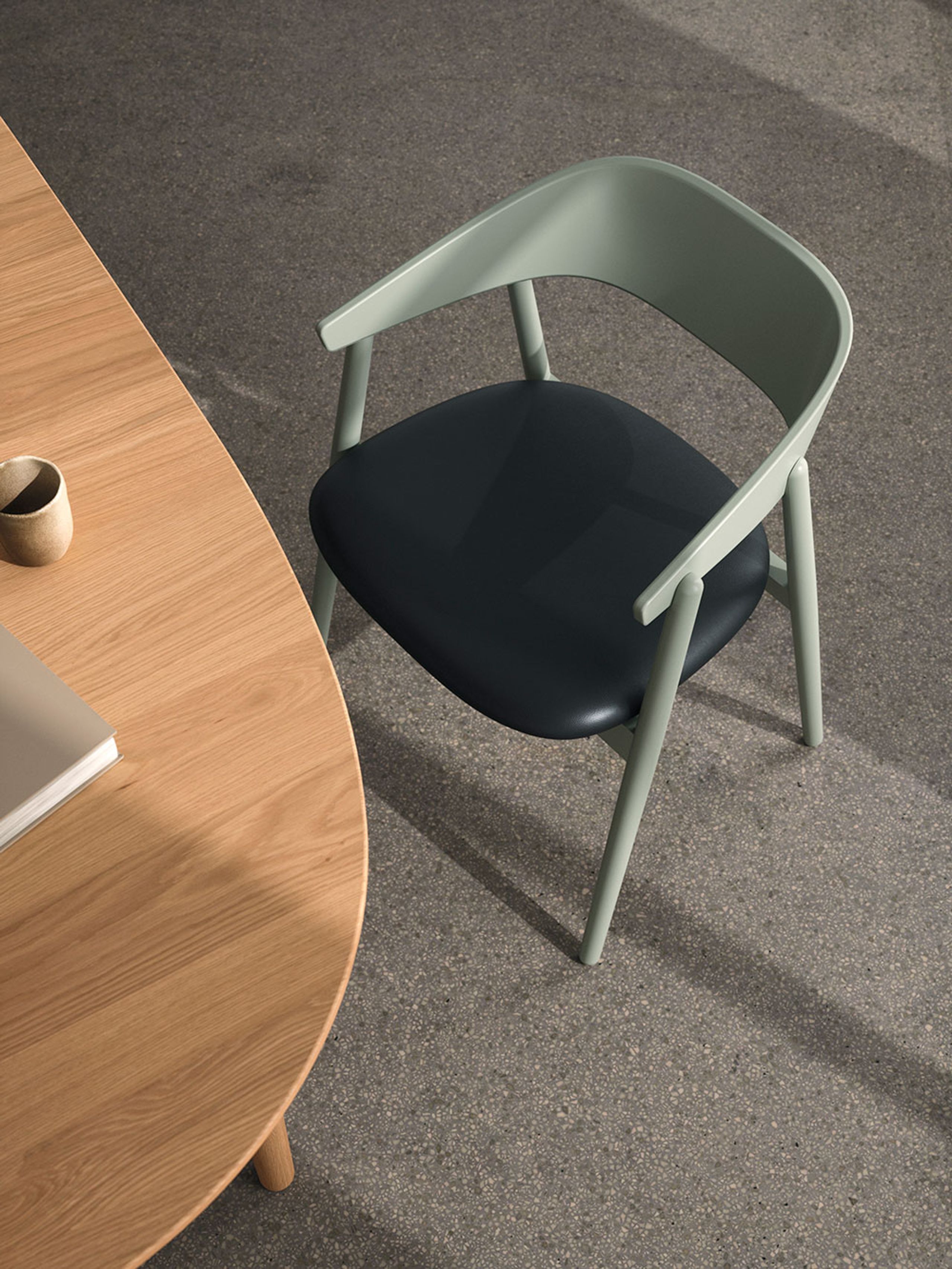 Andersen Furniture - Sedia da pranzo - AC2 Chair / Padded Seat - Oak / Black / Leather: Black