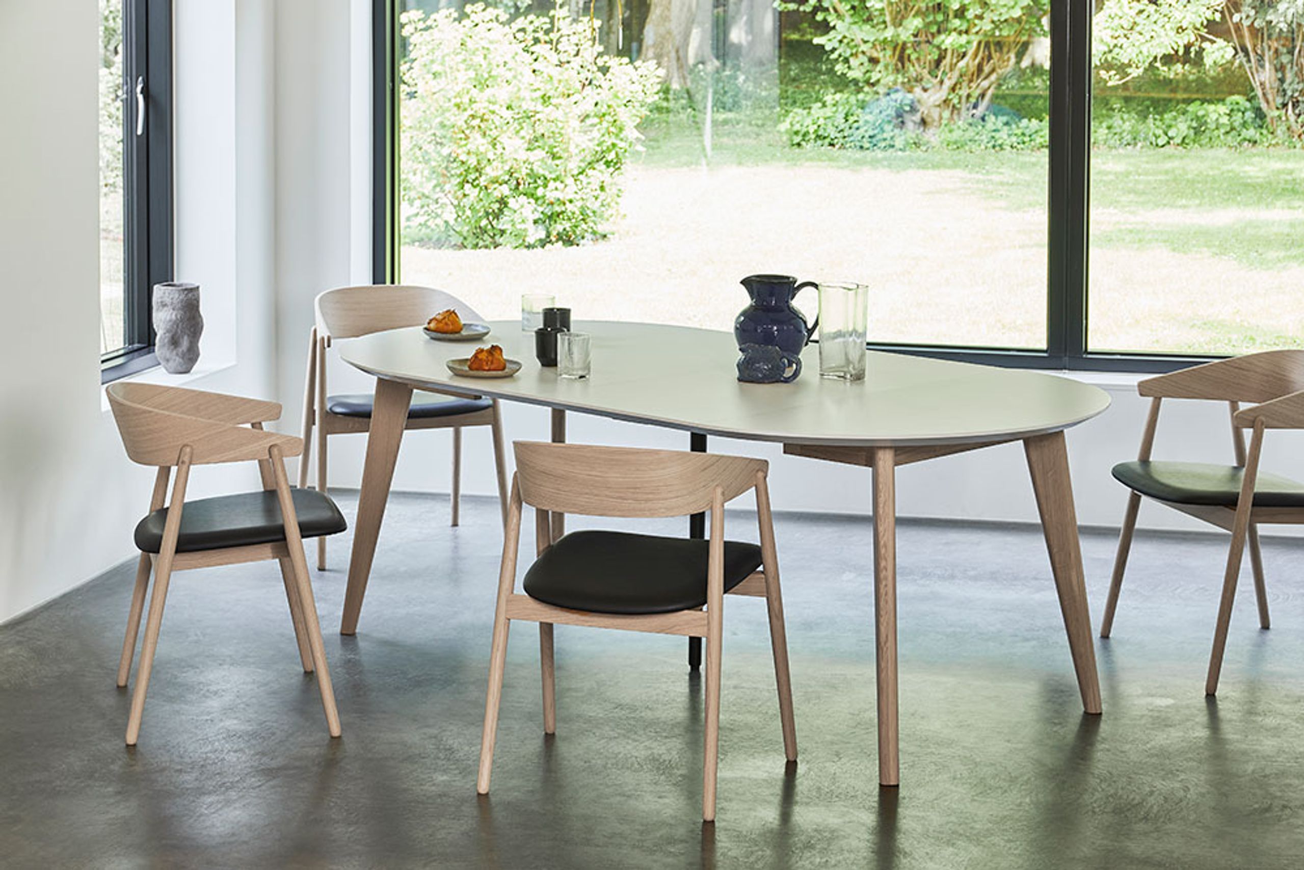 Andersen Furniture - Sedia da pranzo - AC2 Chair / Padded Seat - Oak / Black / Leather: Black