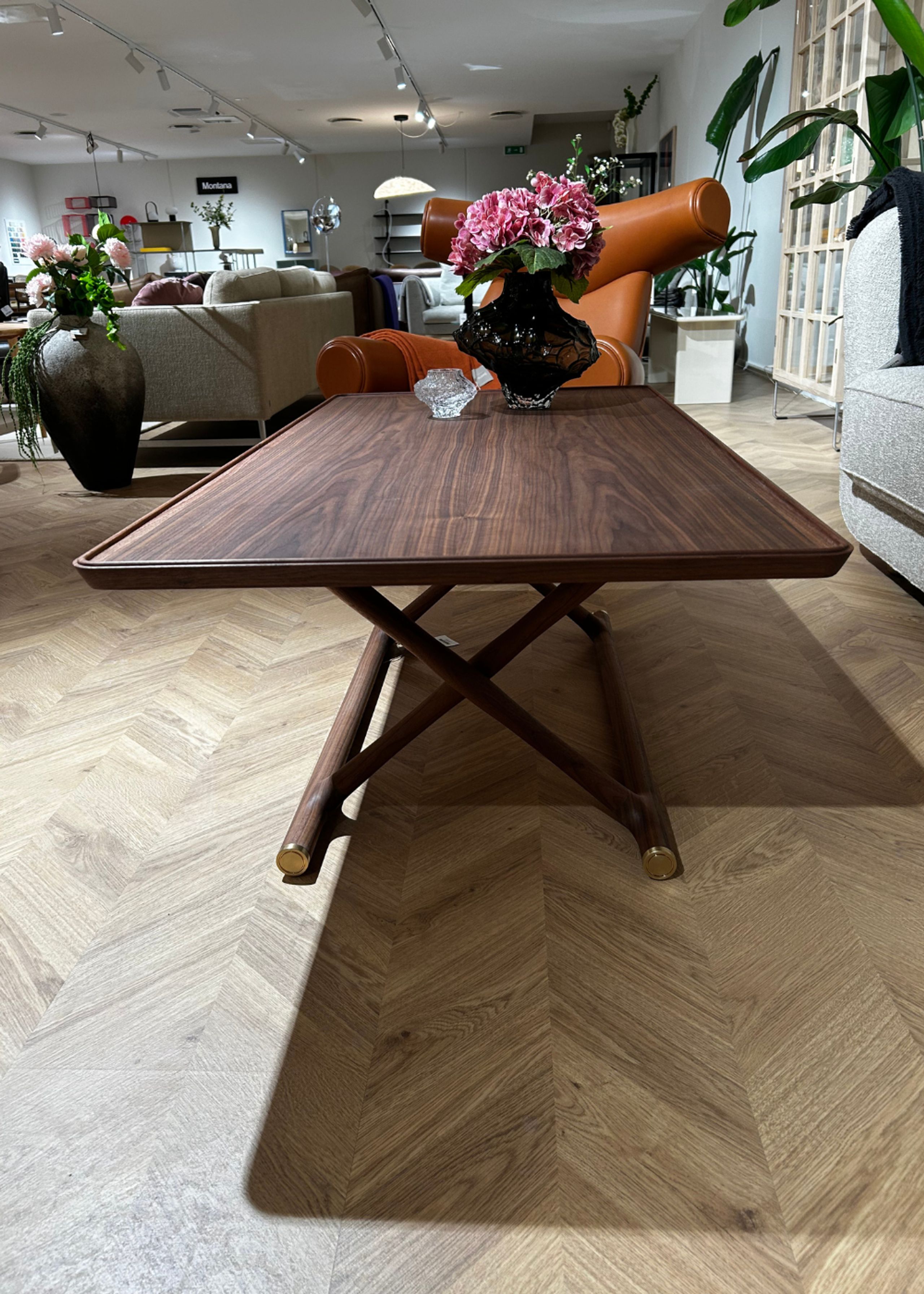 Audo Copenhagen - Sofabord - Jäger Lounge Table / By Mogens Lassen - Walnut - Udstillingsmodel