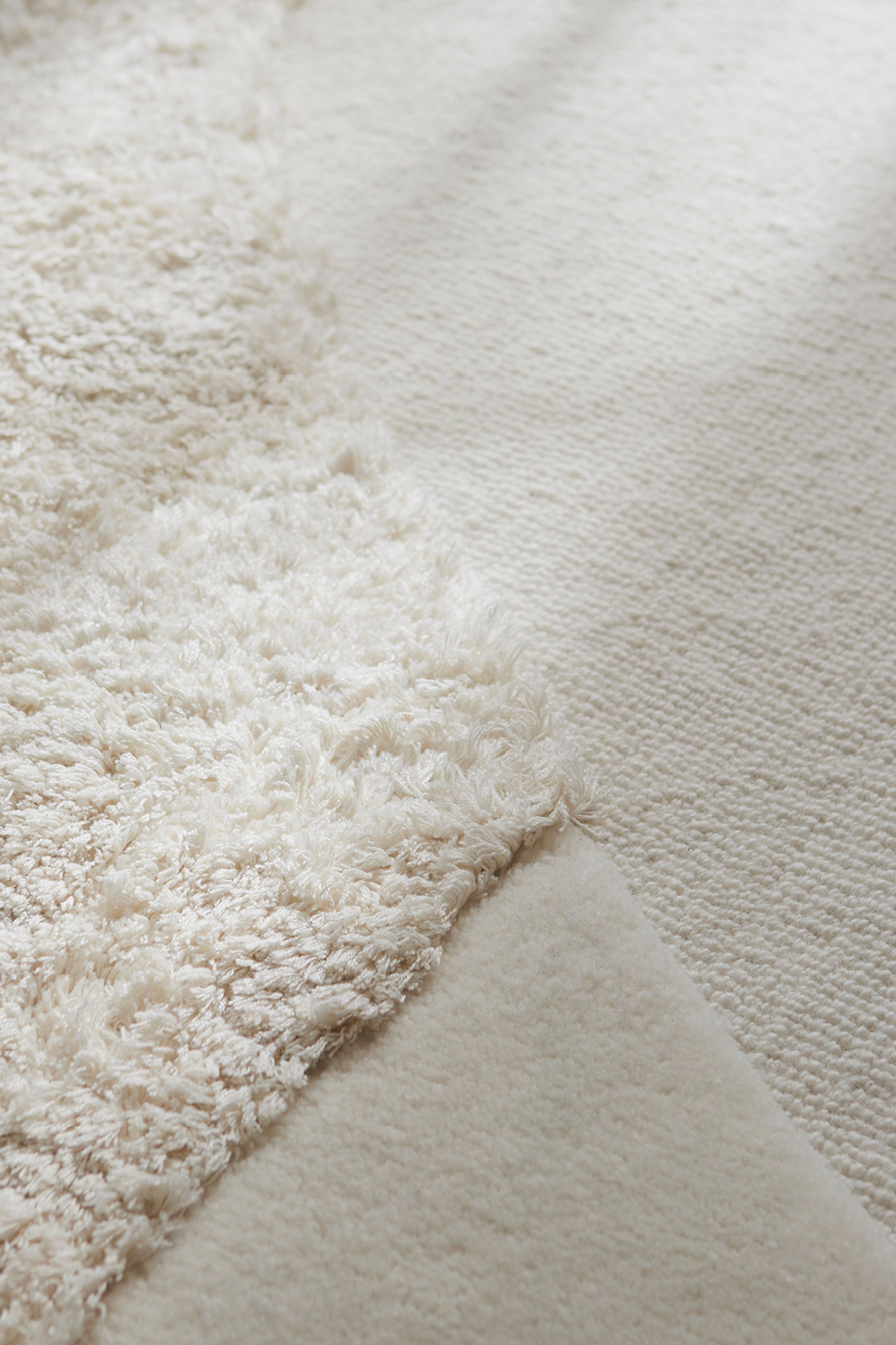 AYTM - Koberec - Mola Rug - Cream