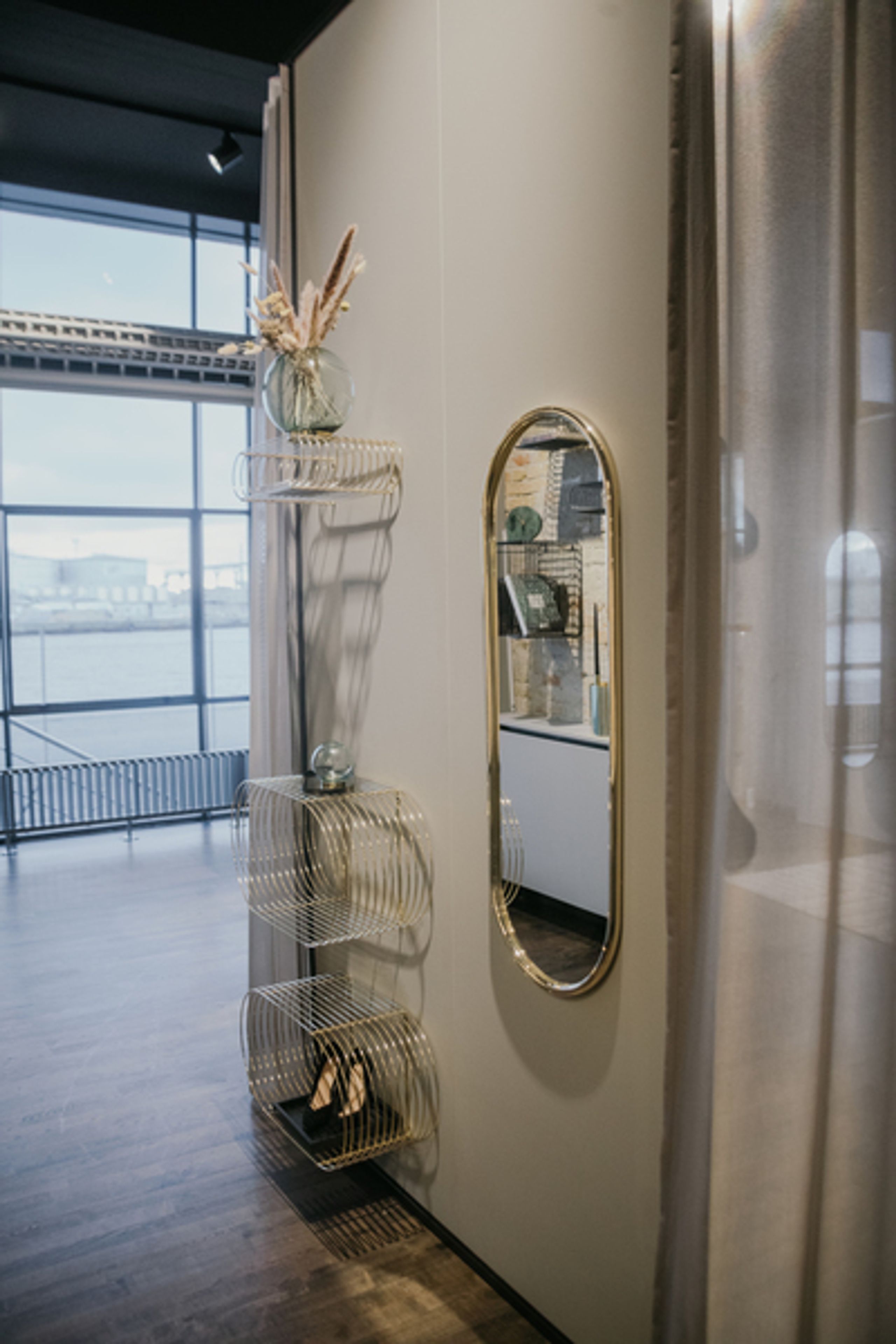 AYTM - Shelf - CURVA shelf - Silver