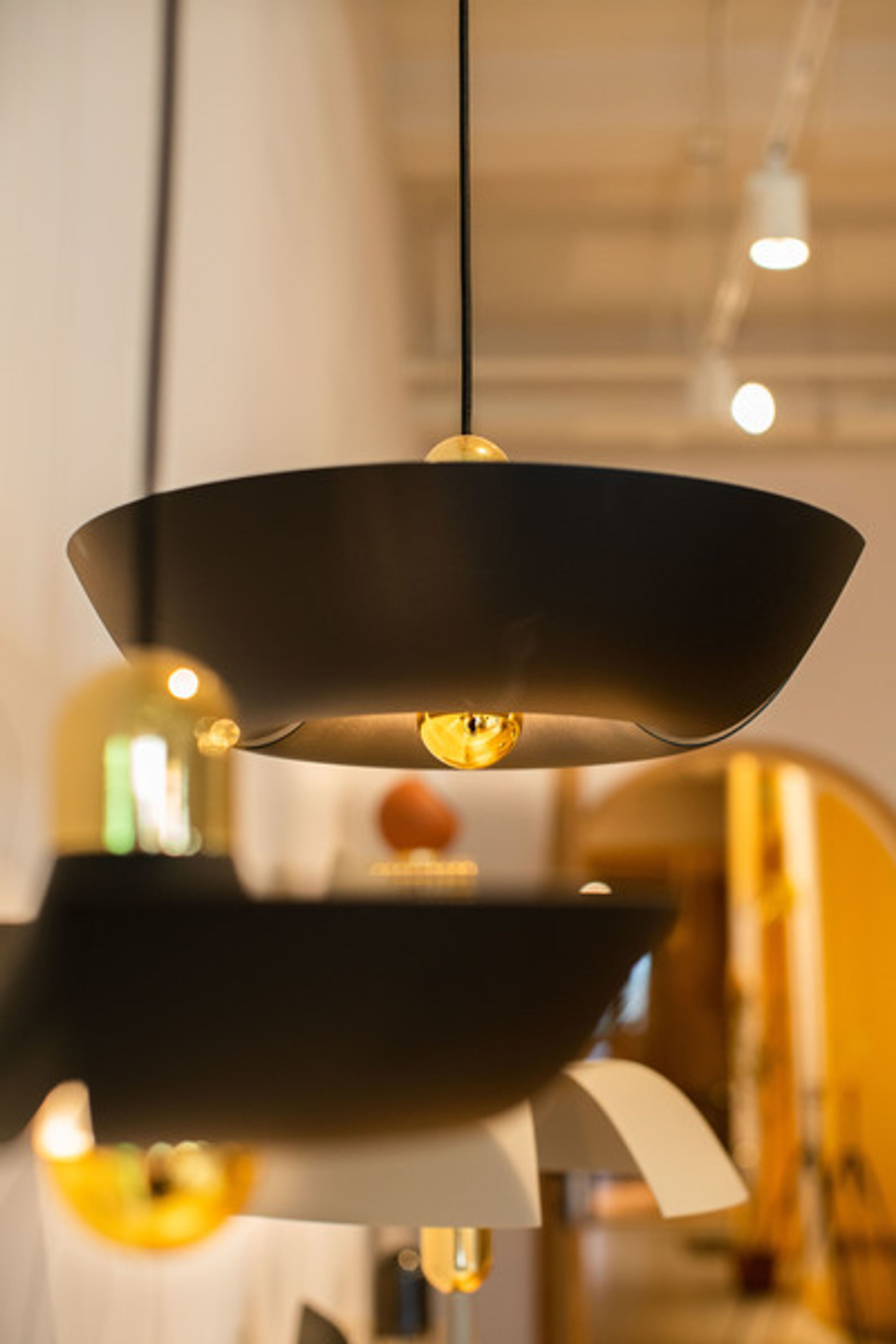 AYTM - Lampe - CYCNUS pendant - Taupe/gold small