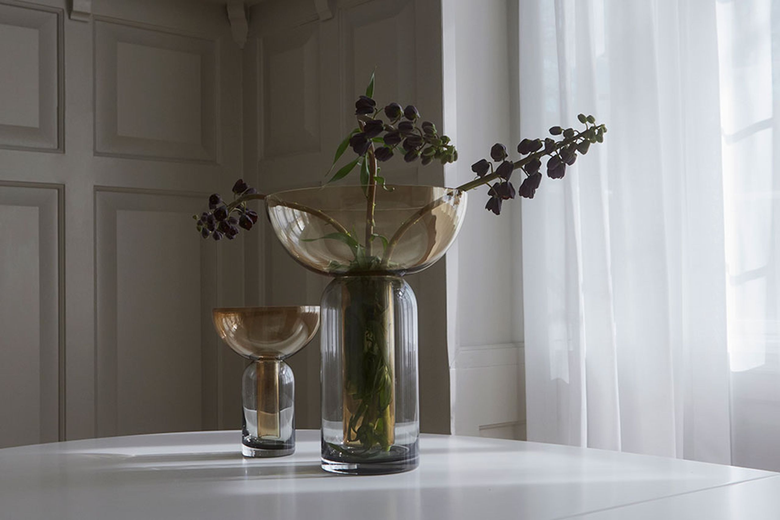 AYTM - Vase - Torus glass vase - Large - Black/Amber