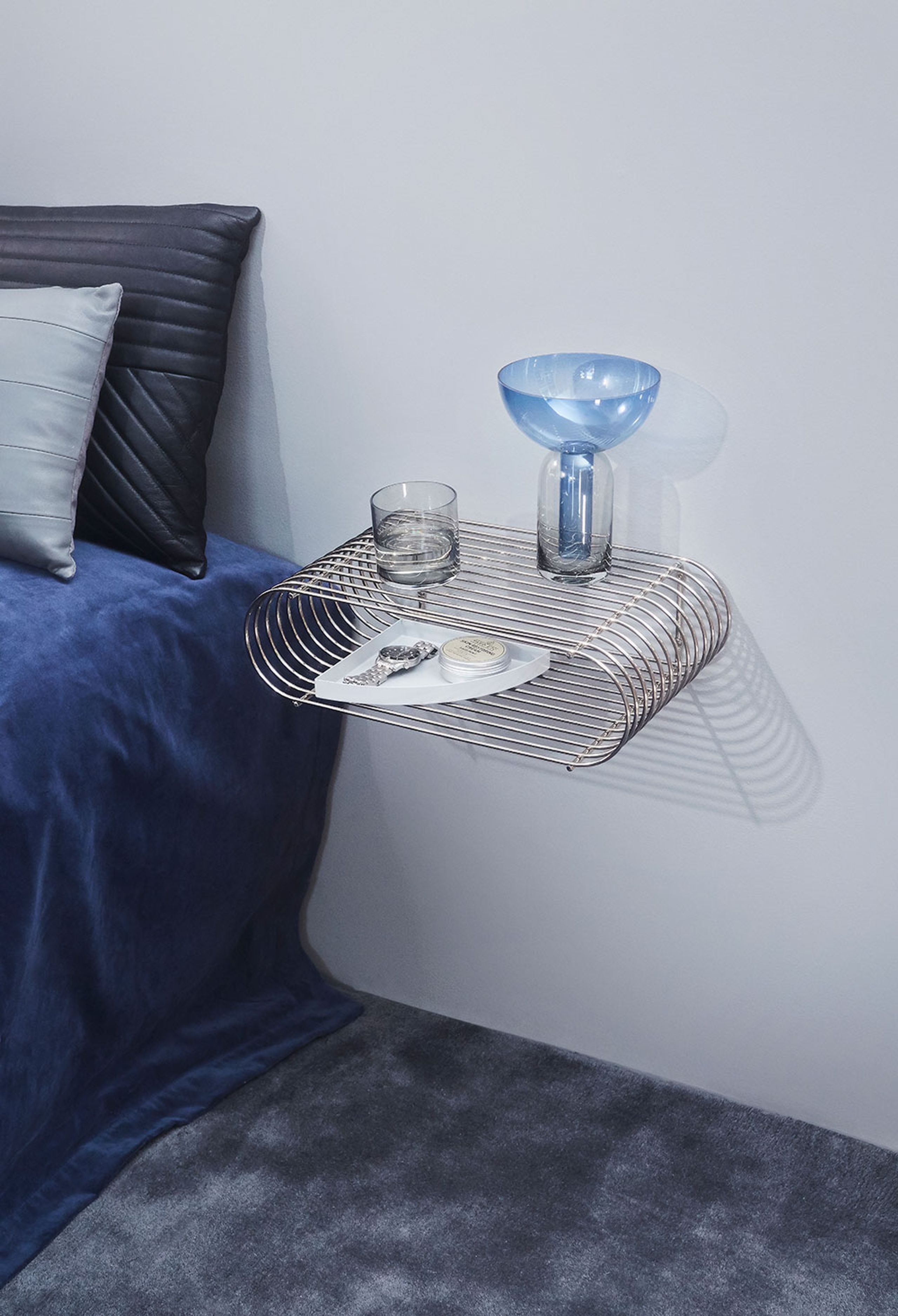 AYTM - Vase - Torus glass vase - Small - Black/Amber