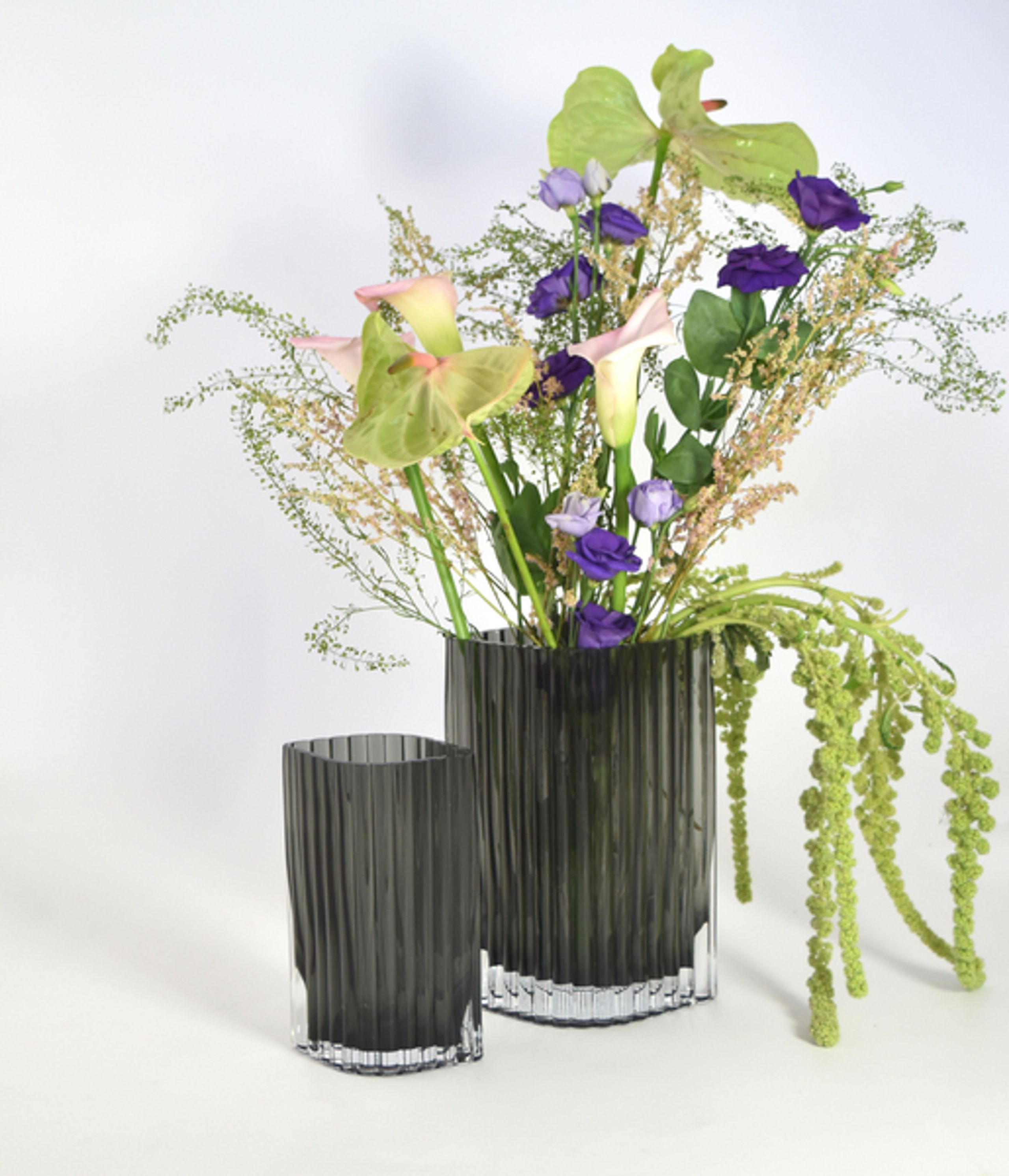 AYTM - Vase - Folium Vase - Black