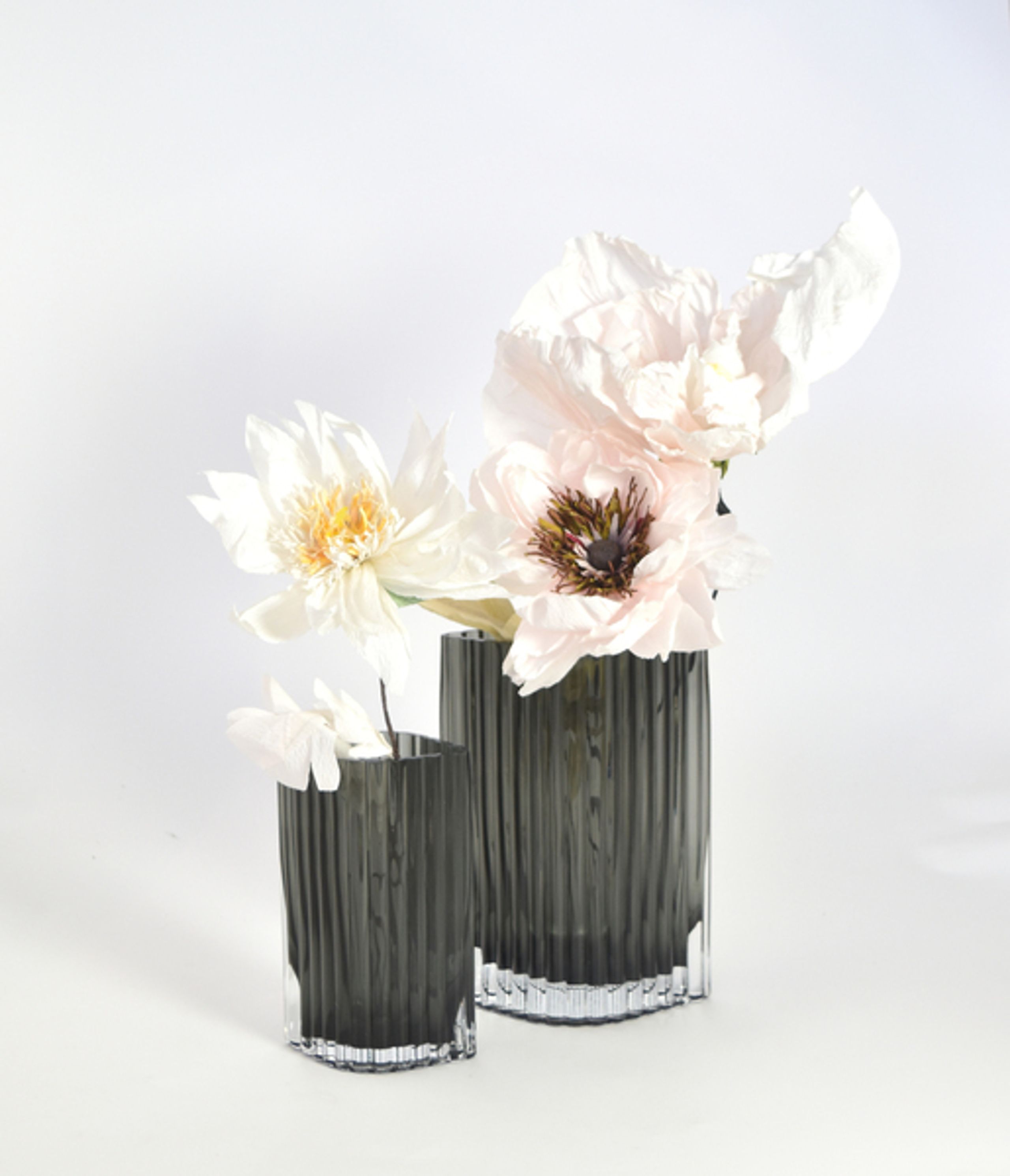 AYTM - Vase - Folium Vase - Black