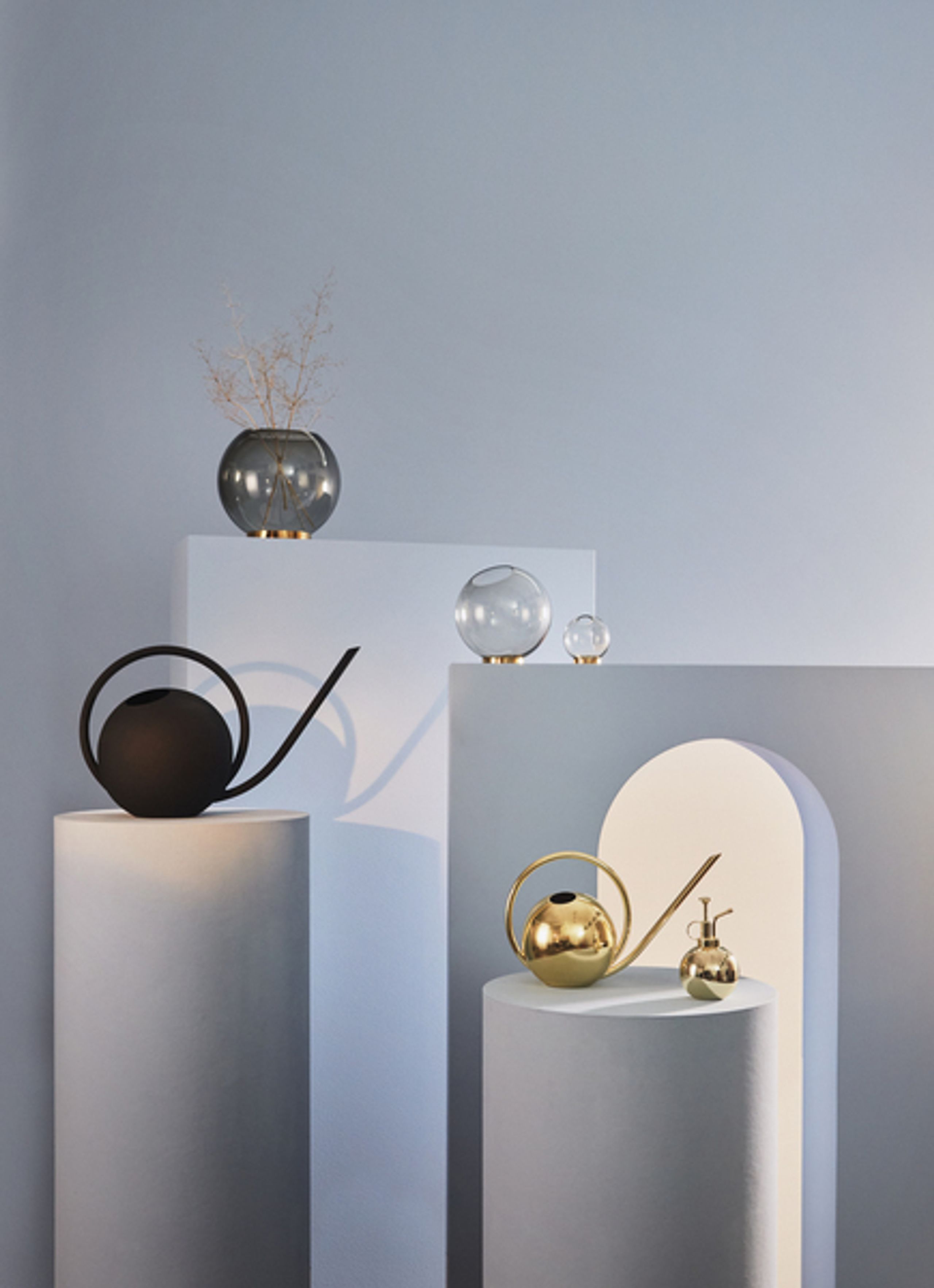 AYTM - Vase - Globe - Round Vase w/Stand - Black/Gold Mini