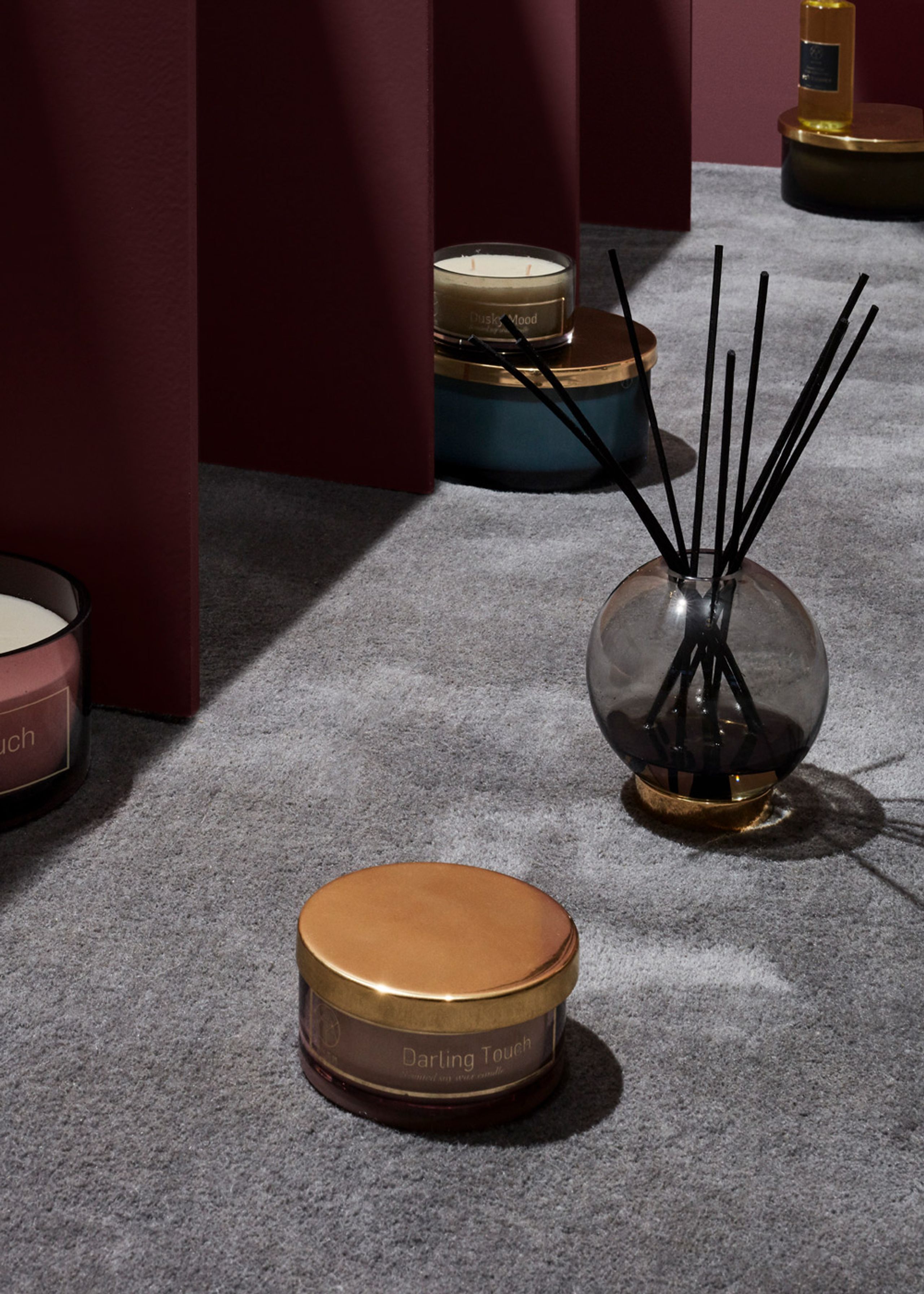 AYTM - Vase - Vase w/stand - Black/Gold Mini