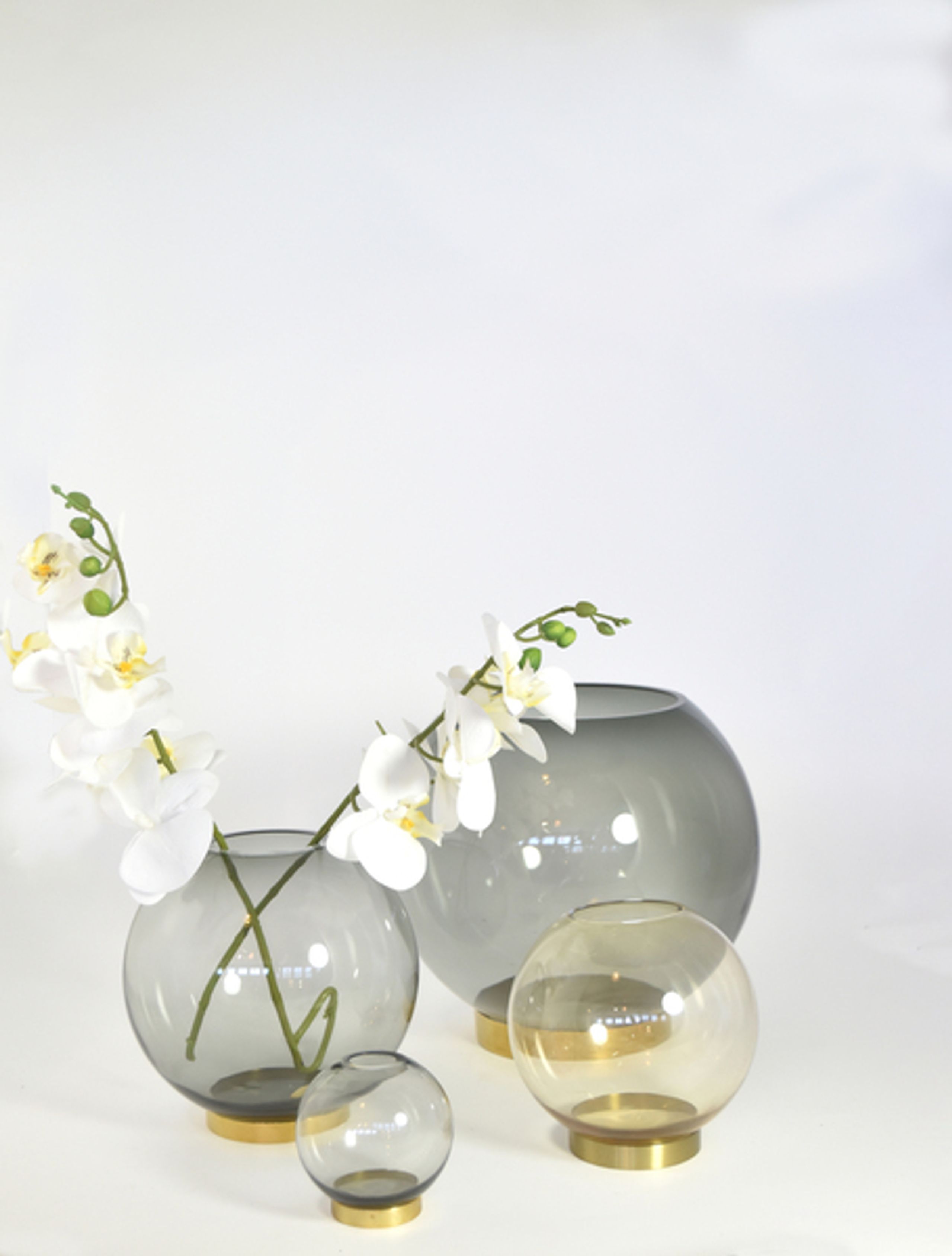 AYTM - Jarrón - Globe - Round Vase w/Stand - Rose/Gold Medium