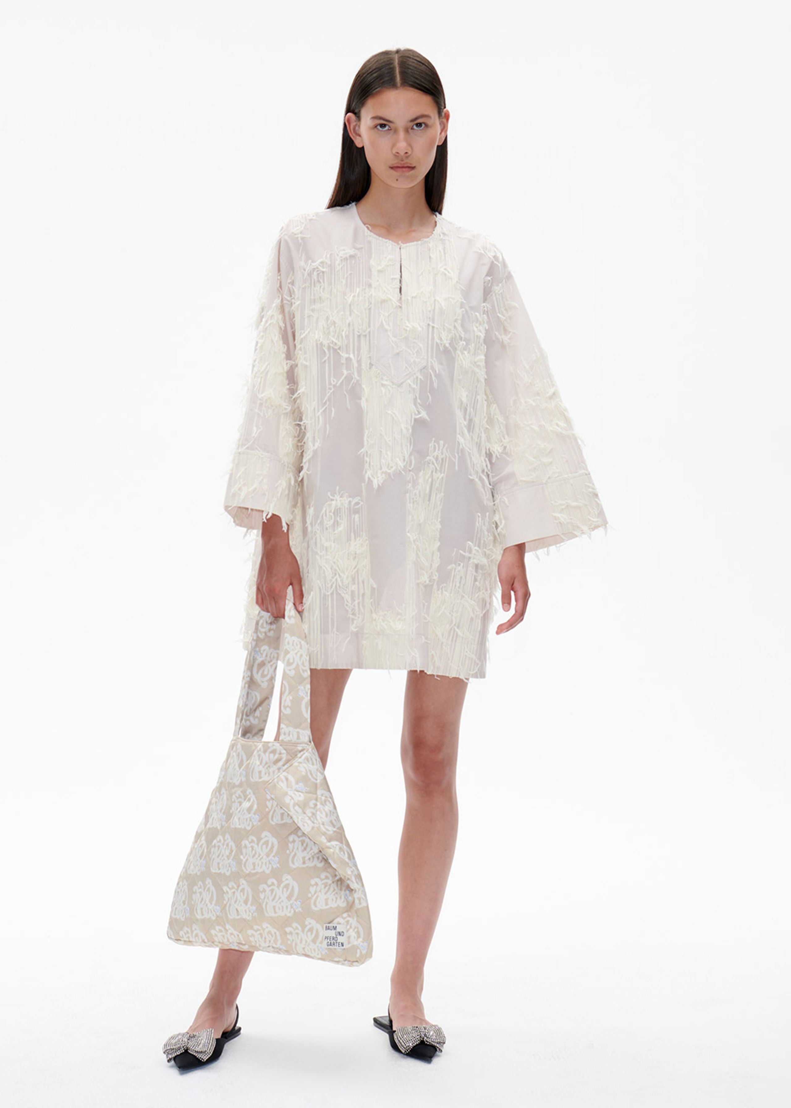 Baum und Pferdgarten - Kleid - Abi SS24 - Creamy Thread