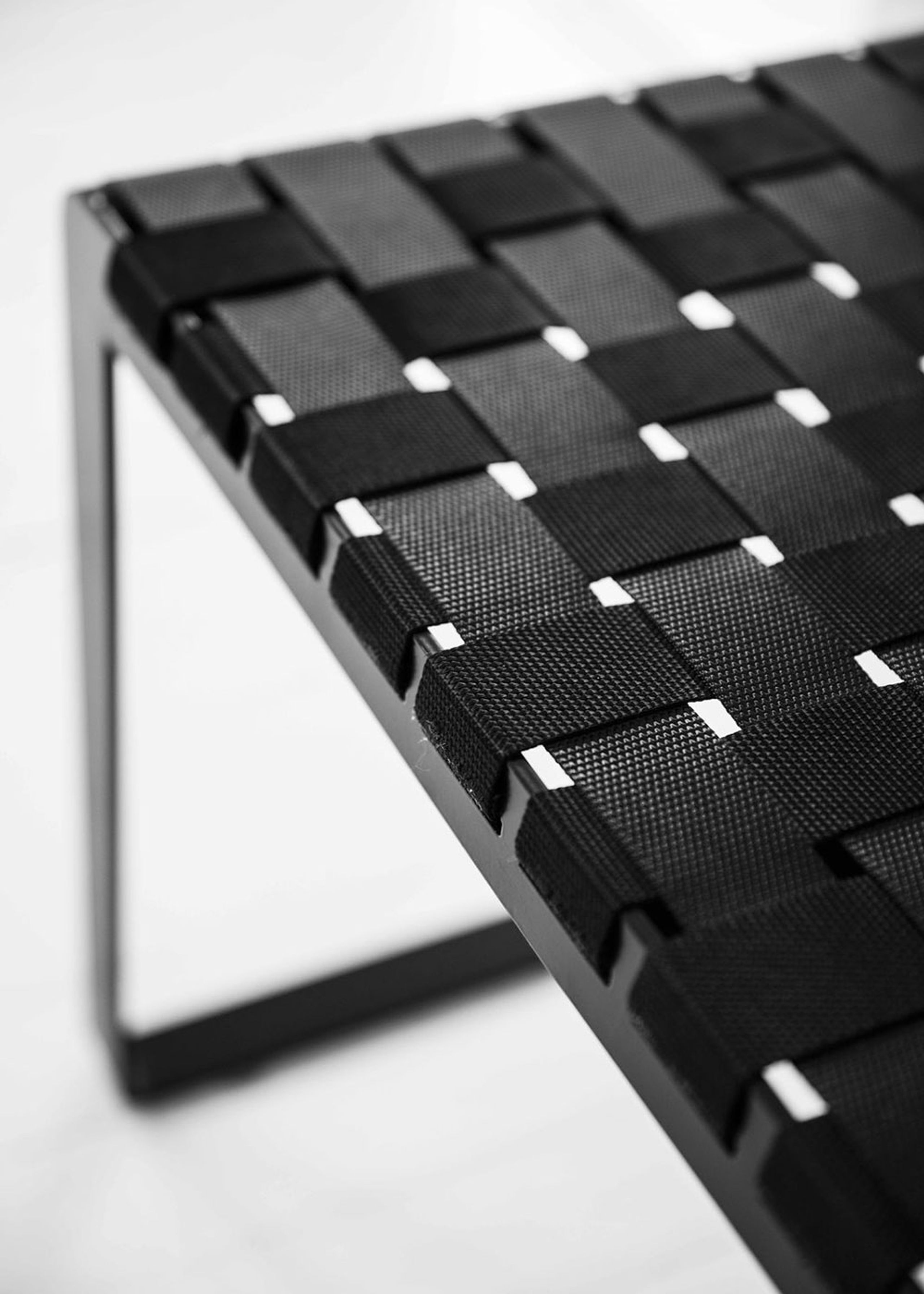 Bent Hansen - Bank - Plaited - Stel: Sort Pulverlakeret Stål / Gjorde: Nylon Sort