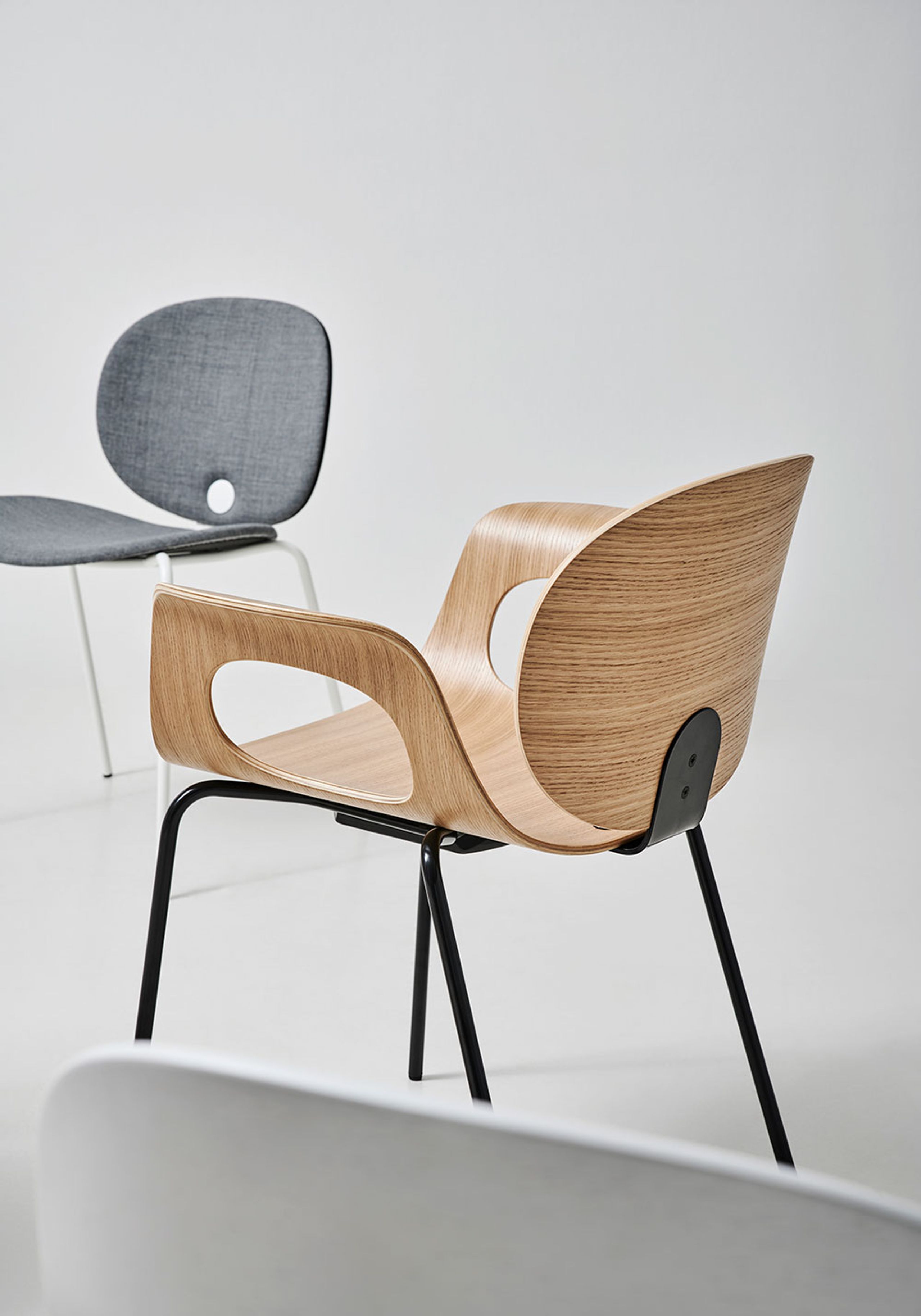 Bernstorffsminde - Dining chair - Taco Armchair - Stackable Chair - Oak Veneer With Clear Lacquer