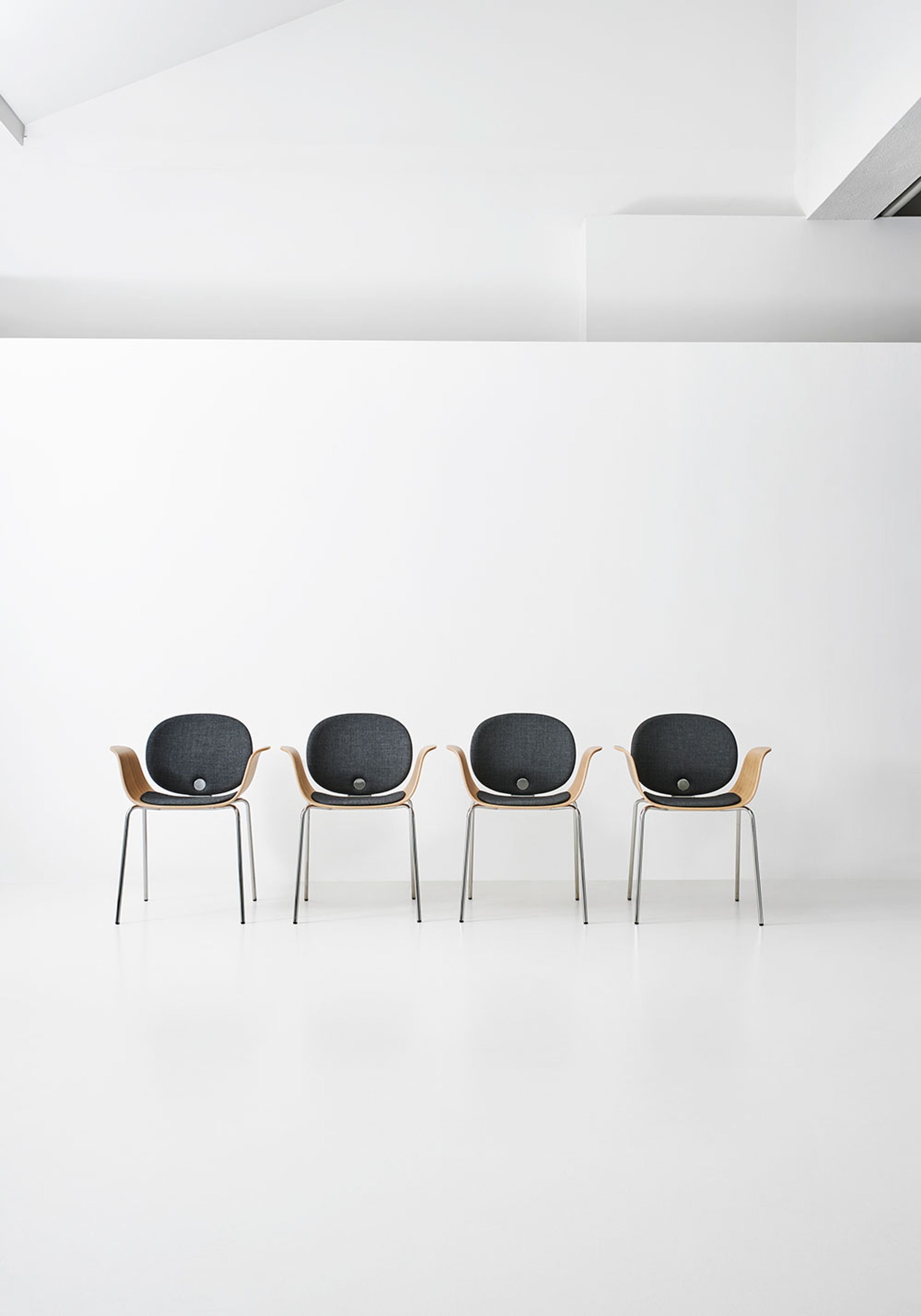 Bernstorffsminde - Dining chair - Taco Armchair - Oak Veneer With Clear Lacquer