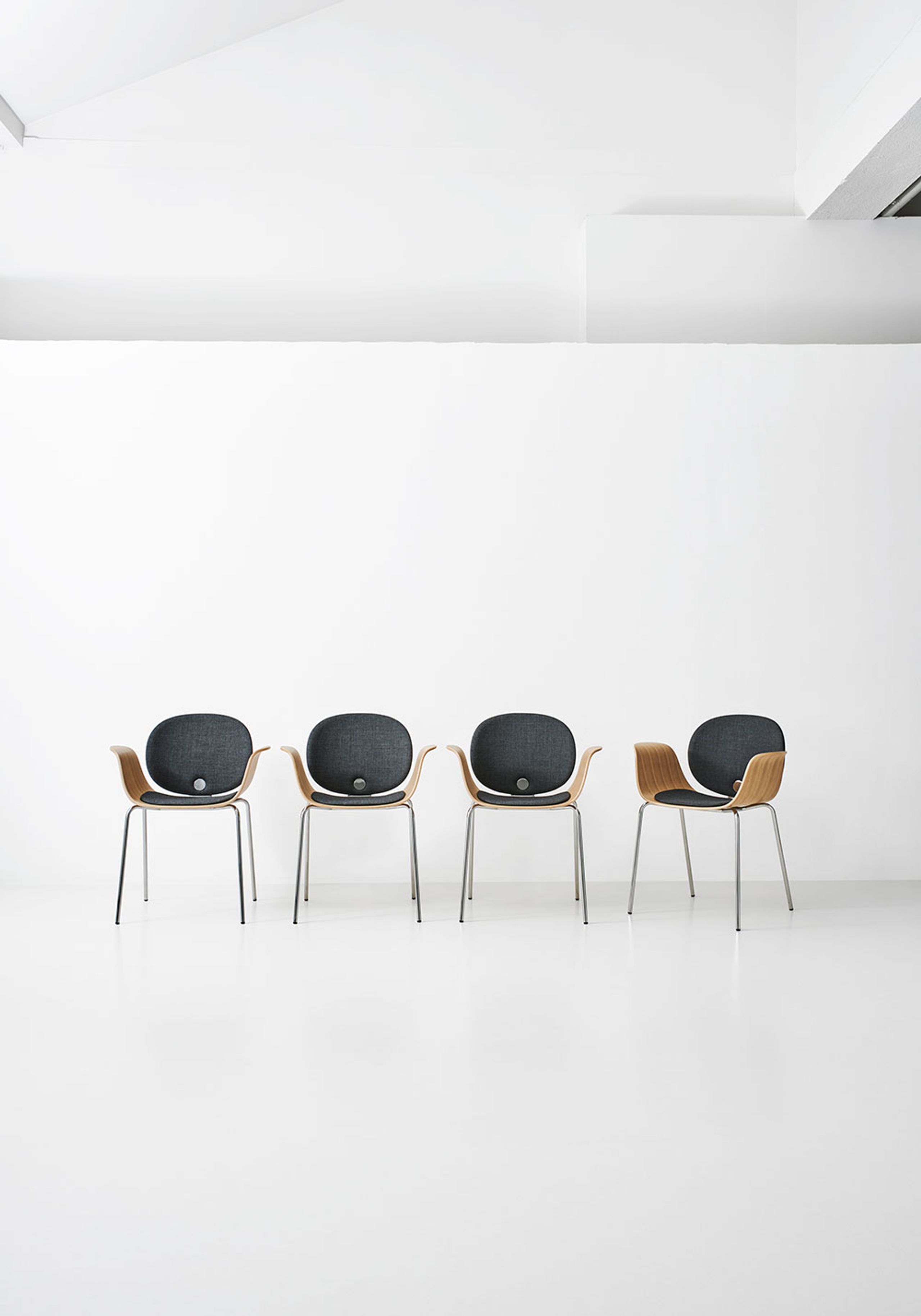 Bernstorffsminde - Dining chair - Taco Armchair - Oak Veneer With Clear Lacquer