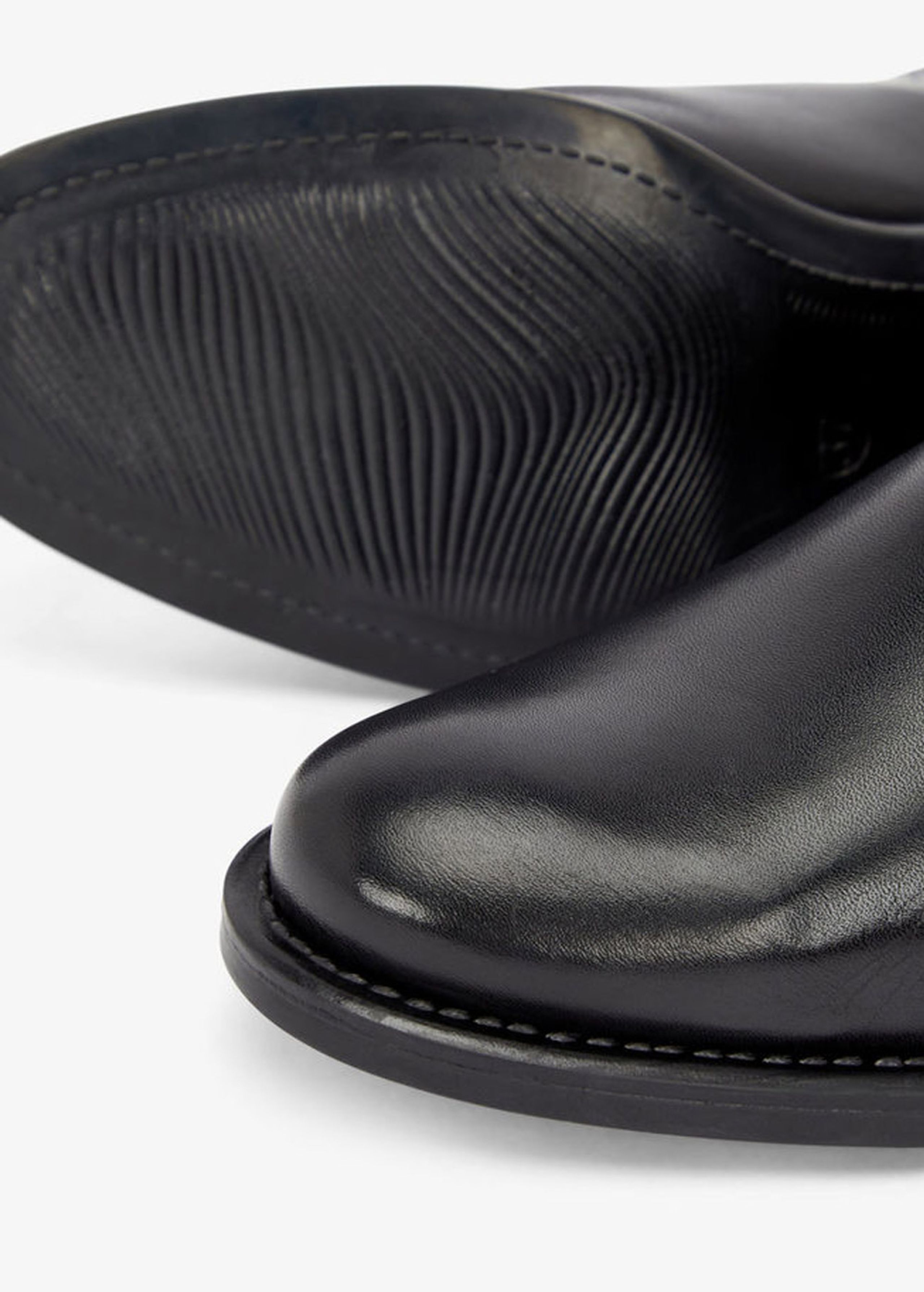 Bianco - Boots - V-Split Leather Boots - Black